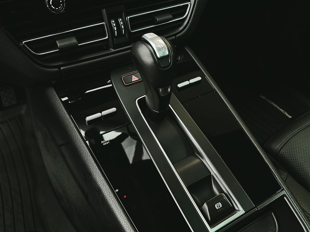 Porsche Macan Premium Package Plus 2024 à Laval, Québec - 19 - w1024h768px