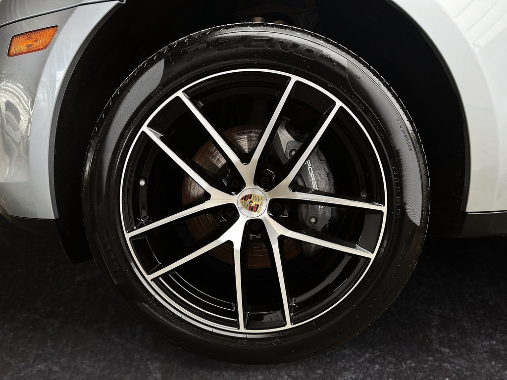Porsche Macan Premium Package Plus 2024 à Laval, Québec - 12 - w1024h768px