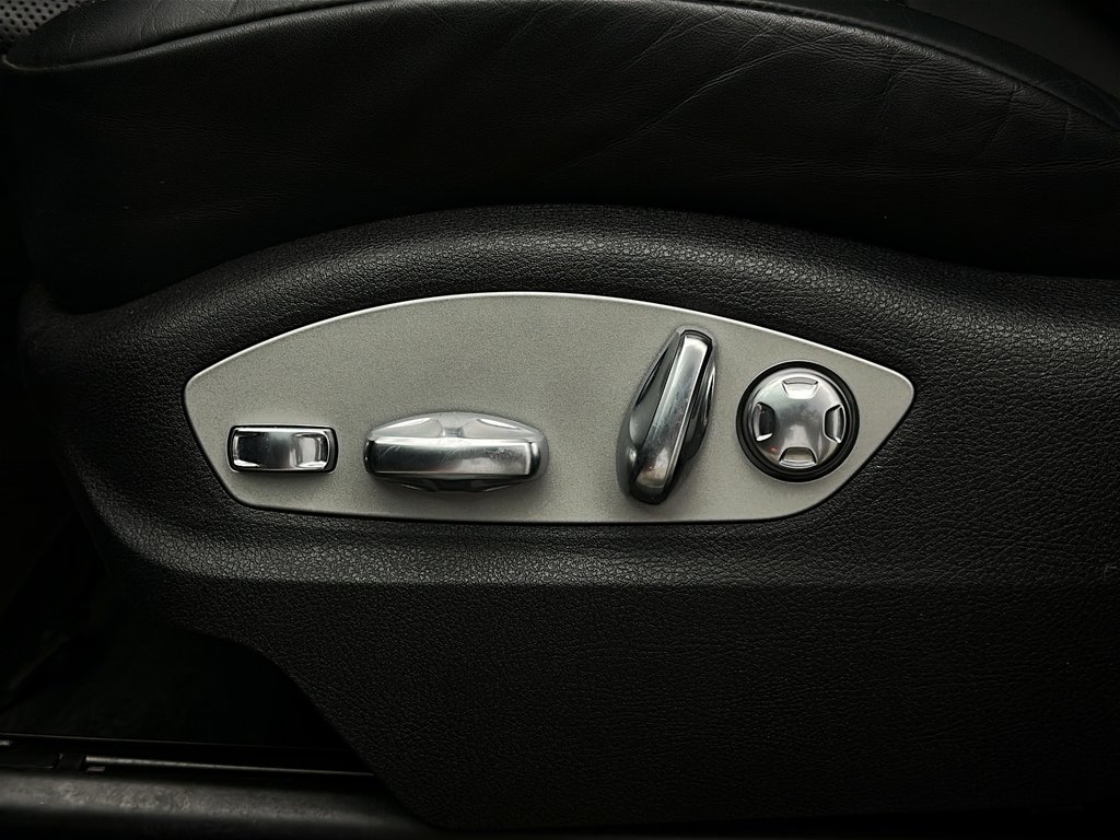 Porsche Macan Premium Package Plus 2024 à Laval, Québec - 28 - w1024h768px