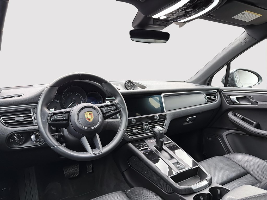 2024 Porsche Macan Premium Package Plus in Laval, Quebec - 15 - w1024h768px
