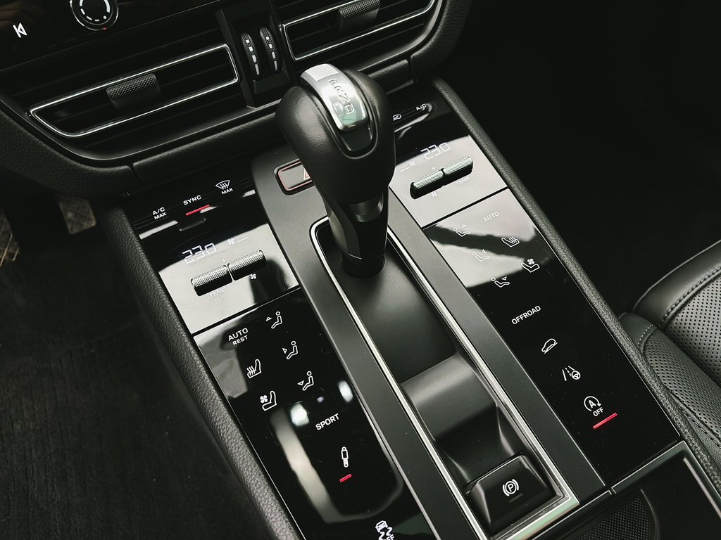 Porsche Macan S  V6 Premium Package Plus 2024 à Laval, Québec - 21 - w1024h768px