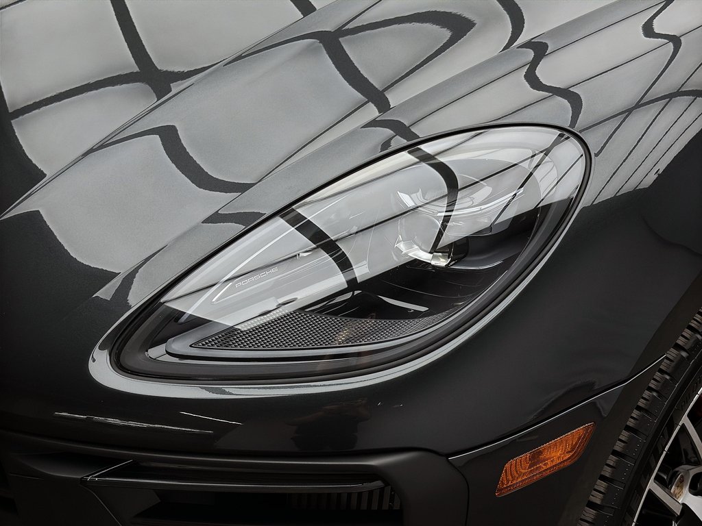 2024 Porsche Macan S V6 Premium Package Plus in Laval, Quebec - 11 - w1024h768px