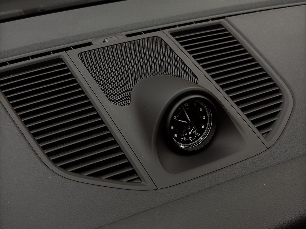 2024 Porsche Macan S V6 Premium Package Plus in Laval, Quebec - 31 - w1024h768px