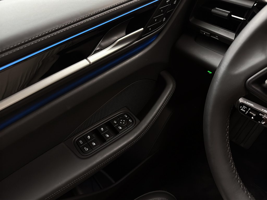Porsche Macan Electric 4 BOSE® 2024 à Laval, Québec - 25 - w1024h768px