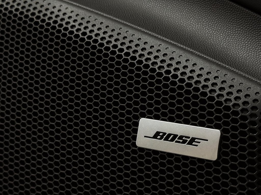 Porsche Macan Electric 4 BOSE® 2024 à Laval, Québec - 27 - w1024h768px