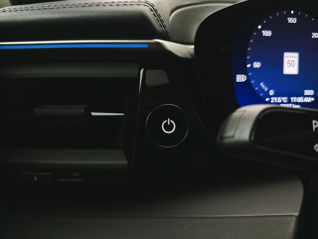 Porsche Macan Electric 4 BOSE® 2024 à Laval, Québec - 29 - w1024h768px