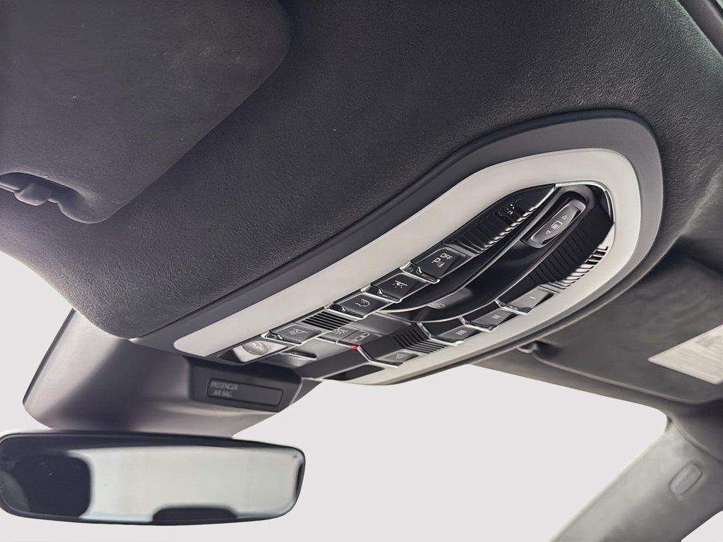 Porsche Macan GTS  GTS Sport Package 2024 à Laval, Québec - 21 - w1024h768px