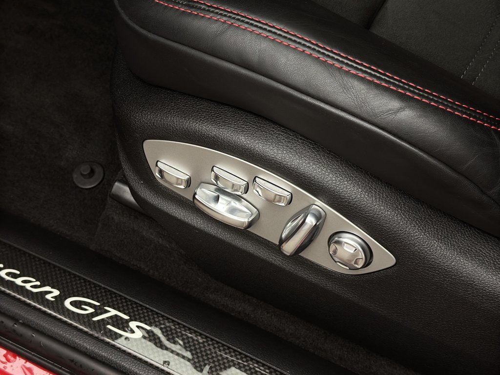 Porsche Macan GTS  GTS Sport Package 2024 à Laval, Québec - 27 - w1024h768px