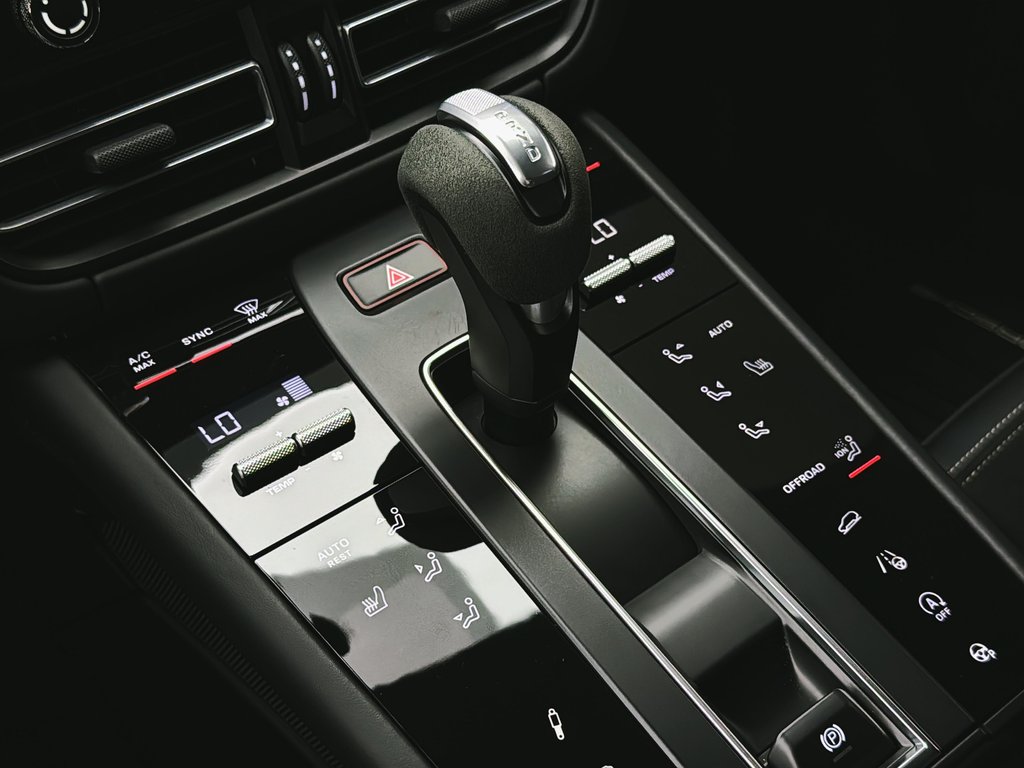 Porsche Macan GTS w/GTS Interior option $5,470 2024 à Laval, Québec - 17 - w1024h768px