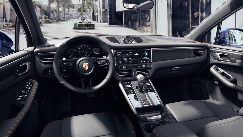 Porsche Macan Premium Package Plus 2024 à Laval, Québec - 5 - w1024h768px