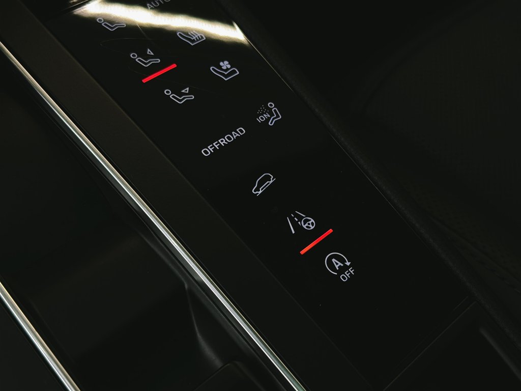 Porsche Macan Premium Package Plus 2024 à Laval, Québec - 21 - w1024h768px