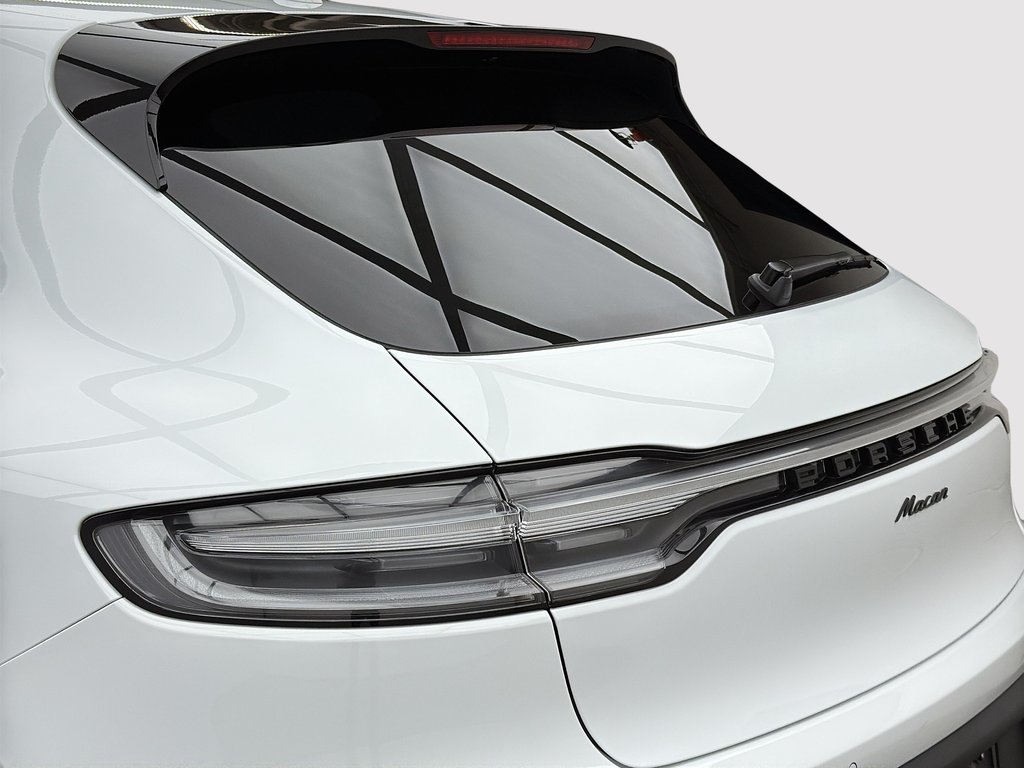 Porsche Macan Premium Package Plus 2024 à Laval, Québec - 10 - w1024h768px