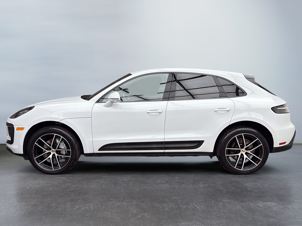 Porsche Macan Premium Package Plus 2024 à Laval, Québec - 2 - w1024h768px