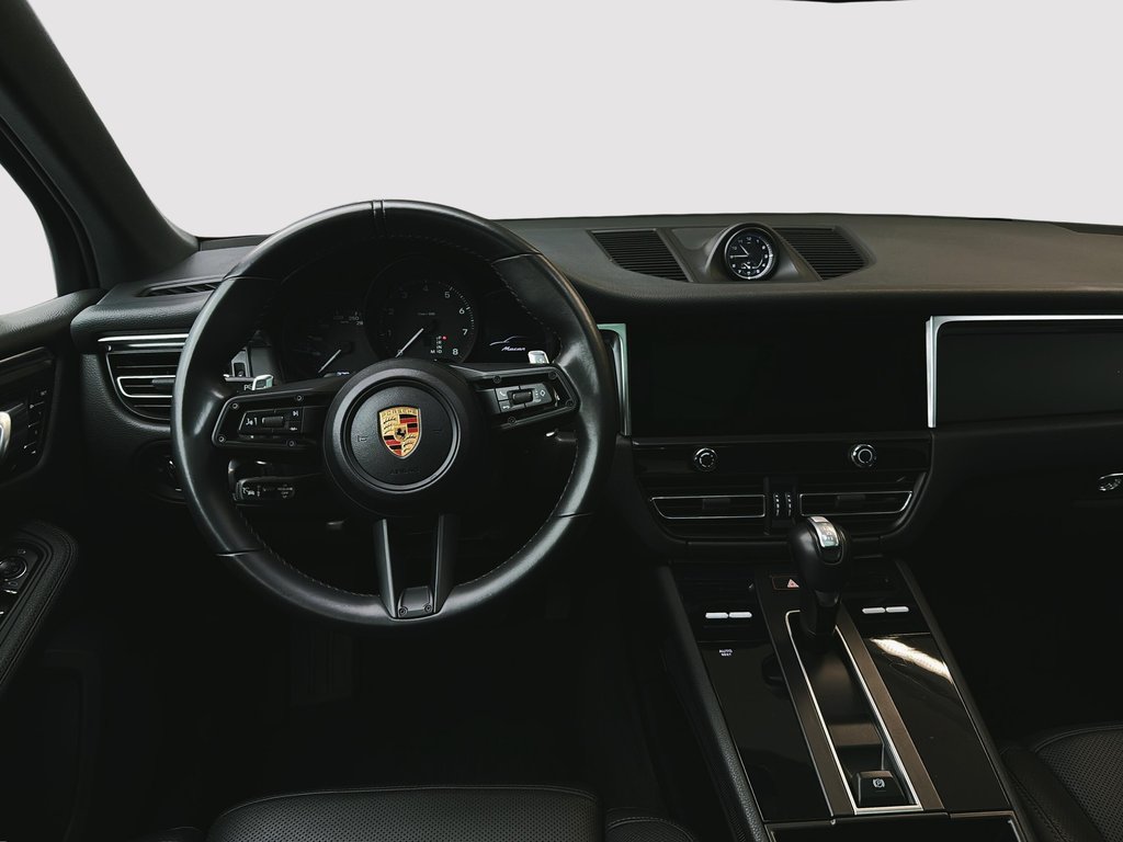 Porsche Macan Premium Package Plus 2024 à Laval, Québec - 15 - w1024h768px