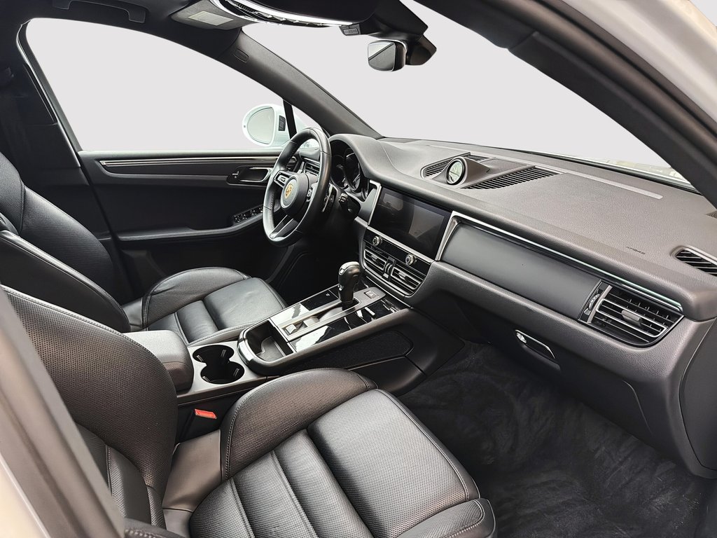 Porsche Macan Premium Package Plus 2024 à Laval, Québec - 26 - w1024h768px