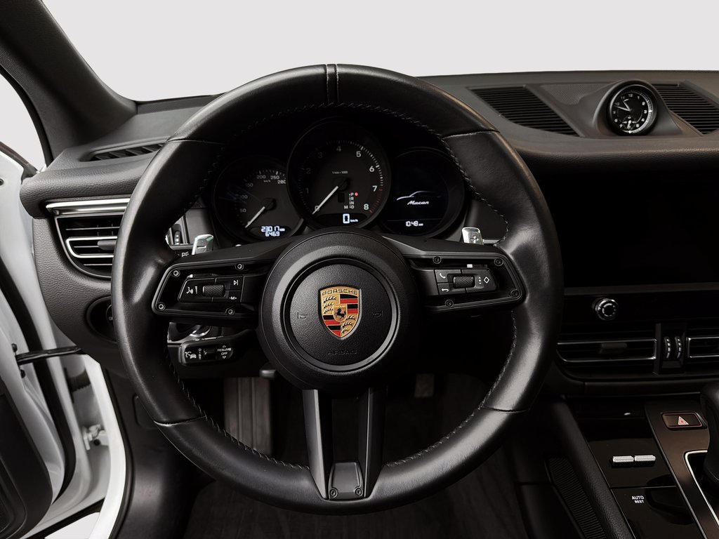 Porsche Macan Premium Package Plus 2024 à Laval, Québec - 16 - w1024h768px
