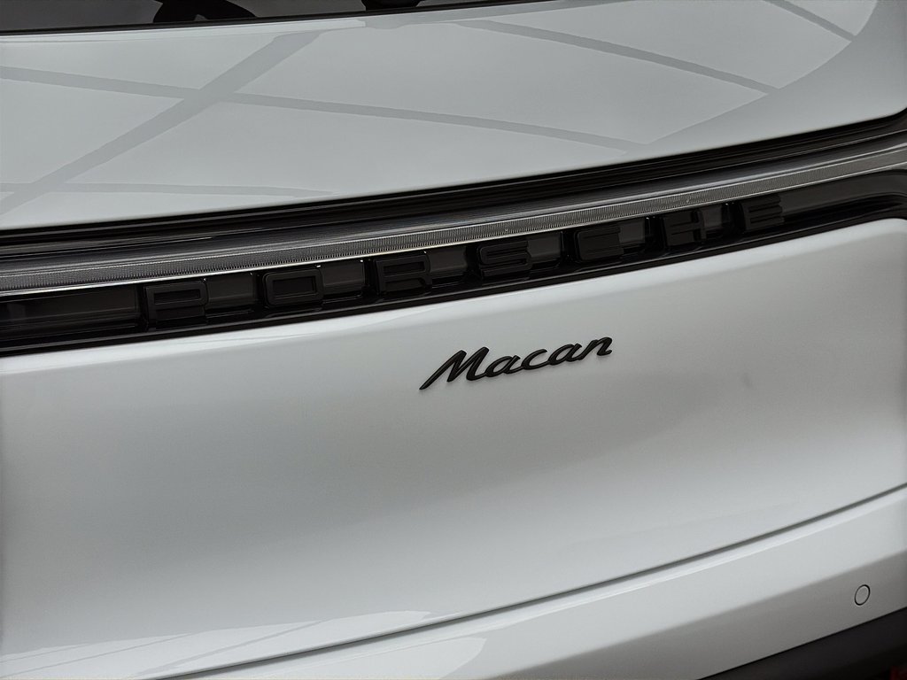 Porsche Macan Premium Package Plus 2024 à Laval, Québec - 9 - w1024h768px