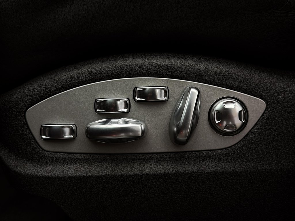 Porsche Macan Premium Package Plus 2024 à Laval, Québec - 25 - w1024h768px