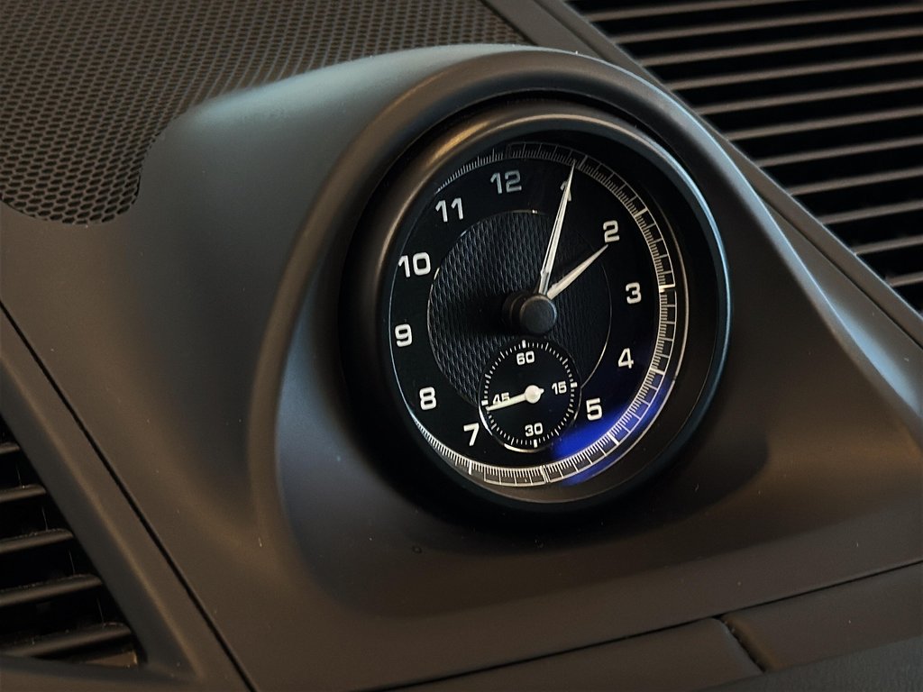 2024 Porsche Macan Premium Package Plus in Laval, Quebec - 28 - w1024h768px