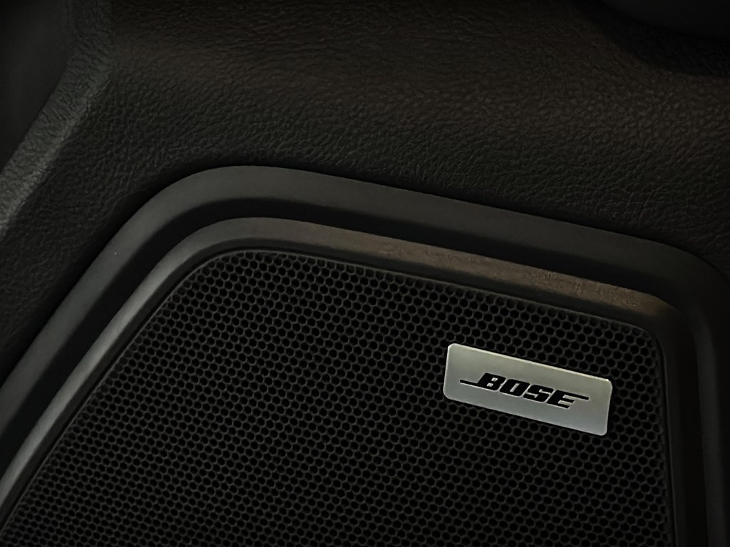 2024 Porsche Macan Premium Package Plus in Laval, Quebec - 26 - w1024h768px