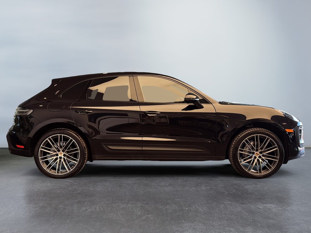 2024 Porsche Macan Premium Package Plus in Laval, Quebec - 5 - w1024h768px