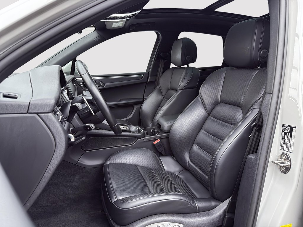 2024 Porsche Macan Premium Package Plus in Laval, Quebec - 15 - w1024h768px