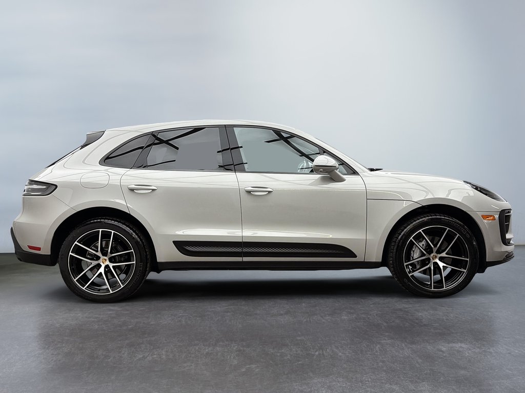 2024 Porsche Macan Premium Package Plus in Laval, Quebec - 5 - w1024h768px