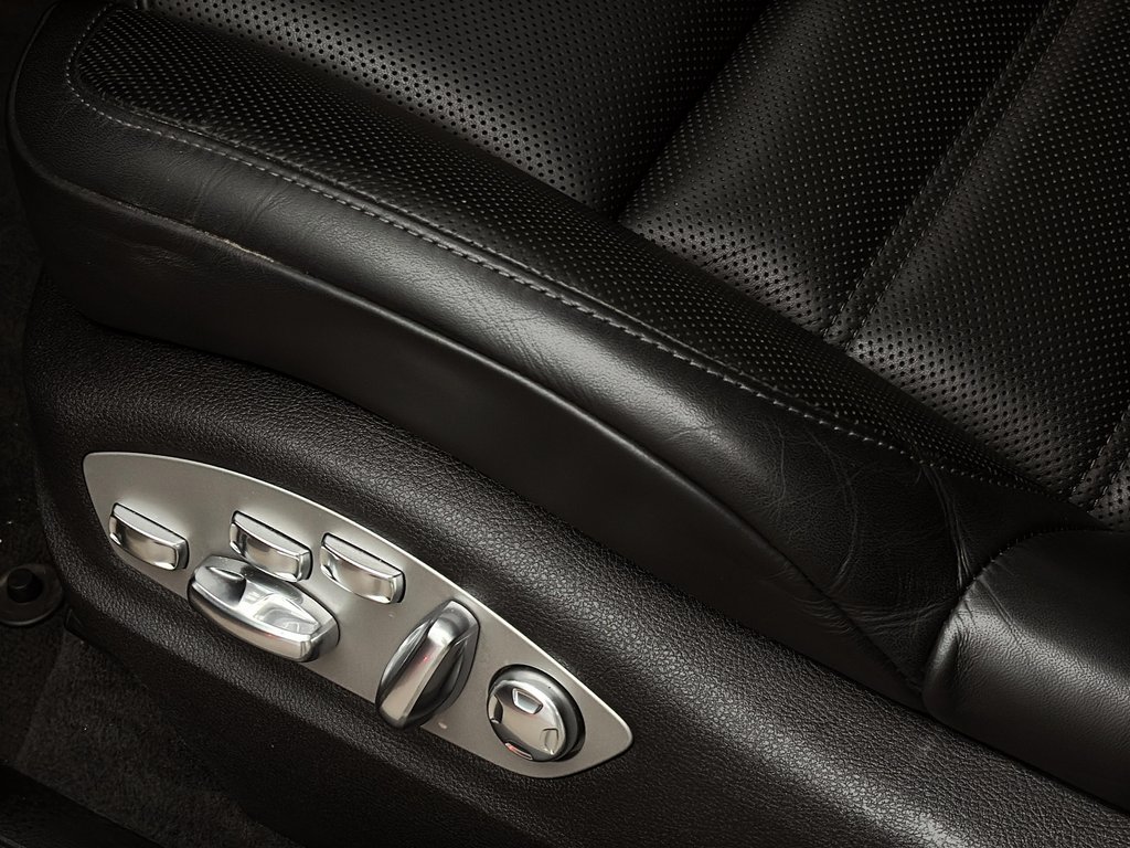 2024 Porsche Macan Premium Package Plus in Laval, Quebec - 27 - w1024h768px
