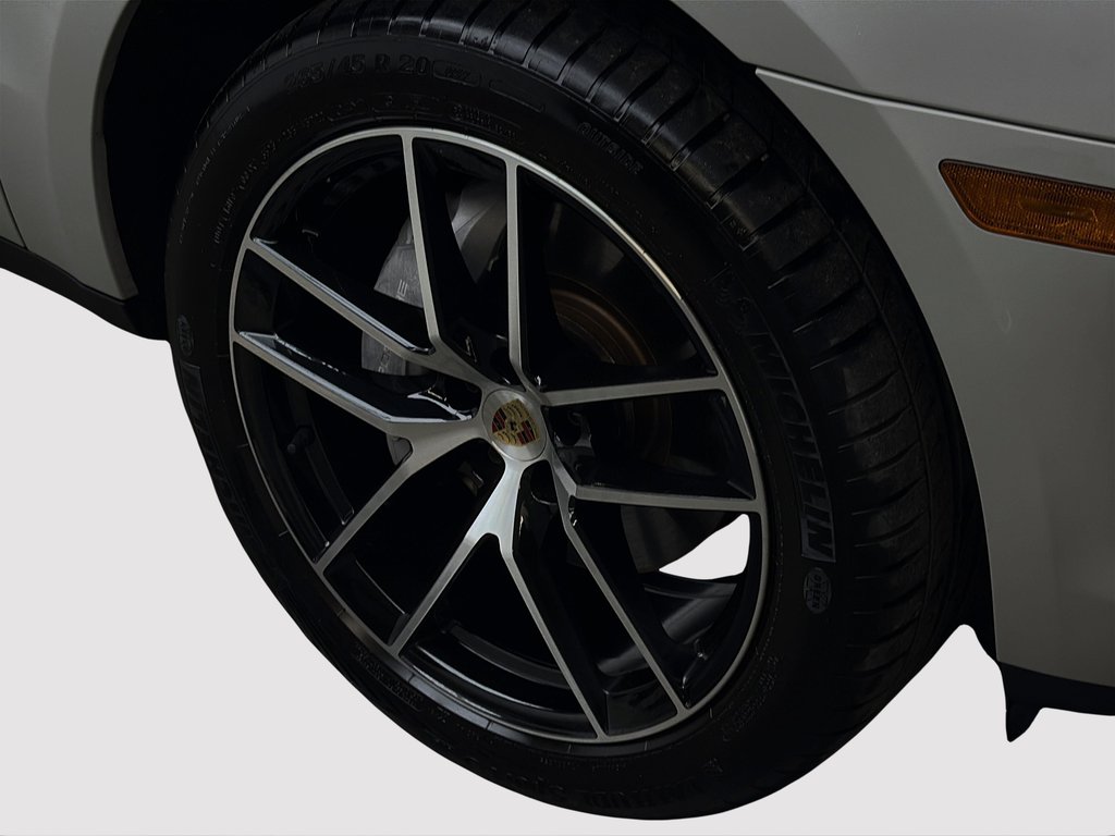 2024 Porsche Macan Premium Package Plus in Laval, Quebec - 10 - w1024h768px