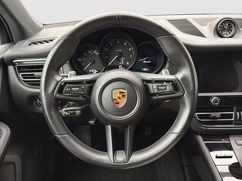 2024 Porsche Macan Premium Package Plus in Laval, Quebec - 16 - w1024h768px