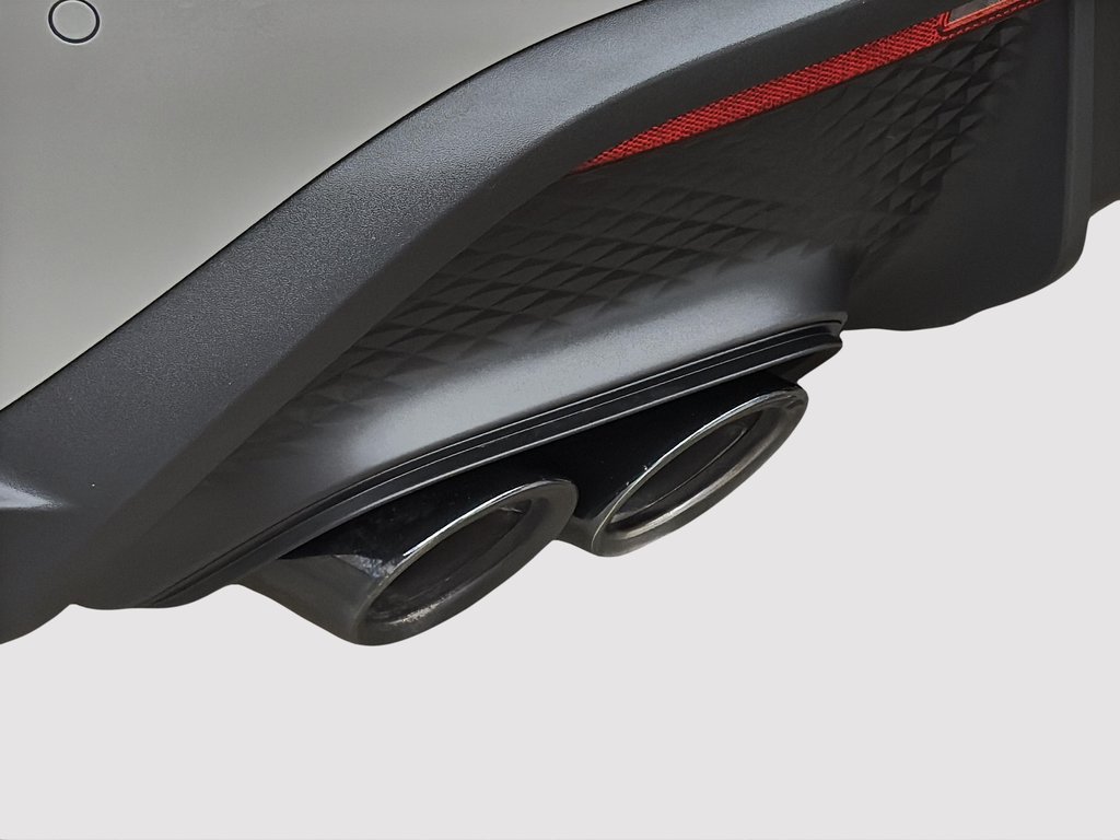 2024 Porsche Macan Premium Package Plus in Laval, Quebec - 13 - w1024h768px