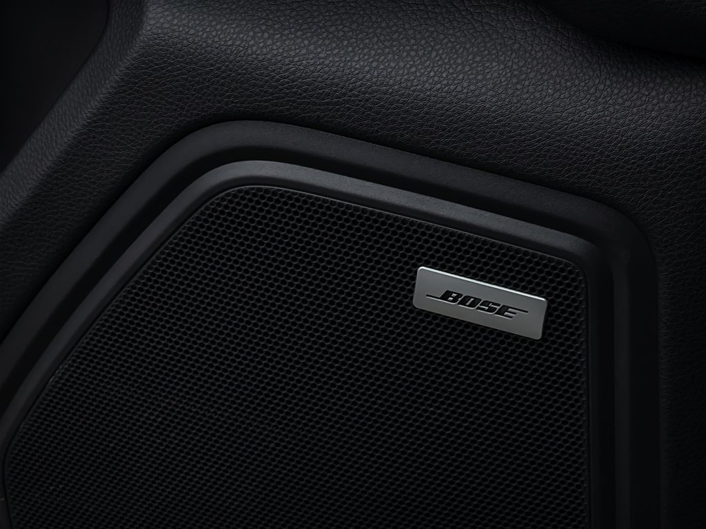 2024 Porsche Macan Premium Package Plus in Laval, Quebec - 26 - w1024h768px