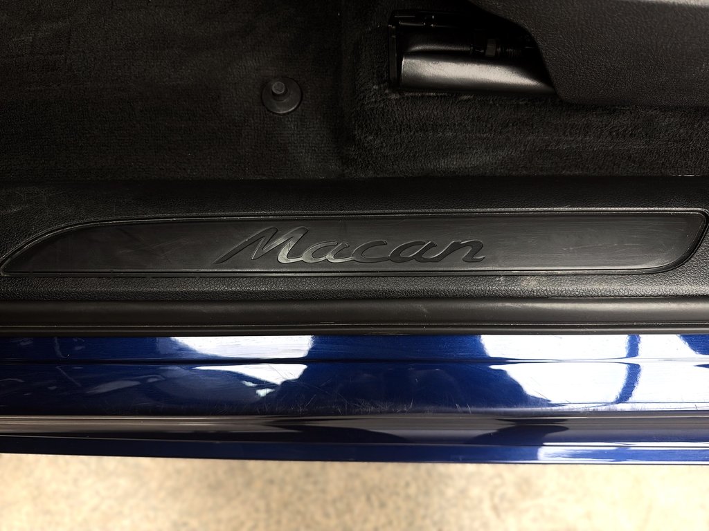 Porsche Macan Premium Package Plus 2024 à Laval, Québec - 33 - w1024h768px