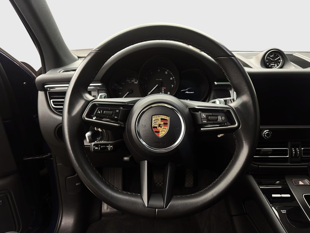 Porsche Macan Premium Package Plus 2024 à Laval, Québec - 16 - w1024h768px