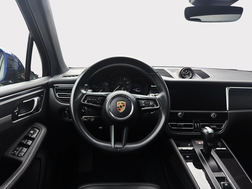 Porsche Macan Premium Package Plus 2024 à Laval, Québec - 15 - w1024h768px