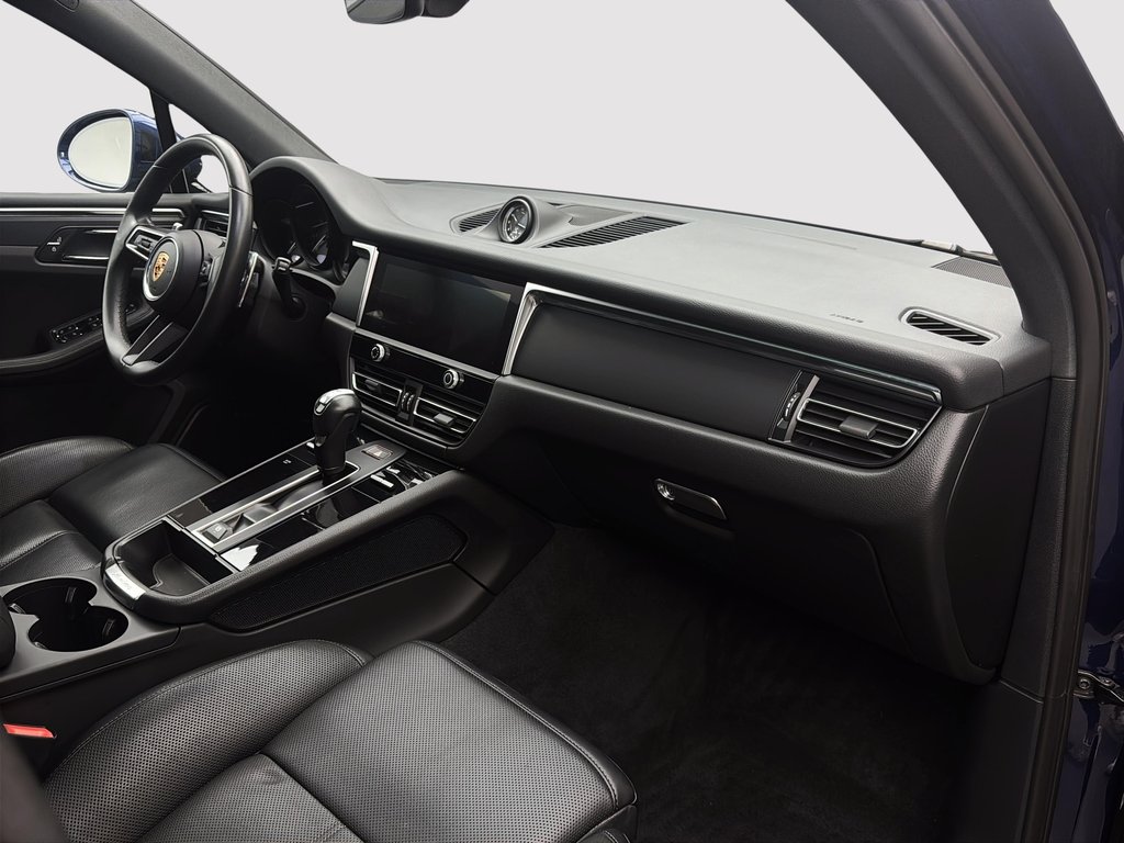 Porsche Macan Premium Package Plus 2024 à Laval, Québec - 25 - w1024h768px