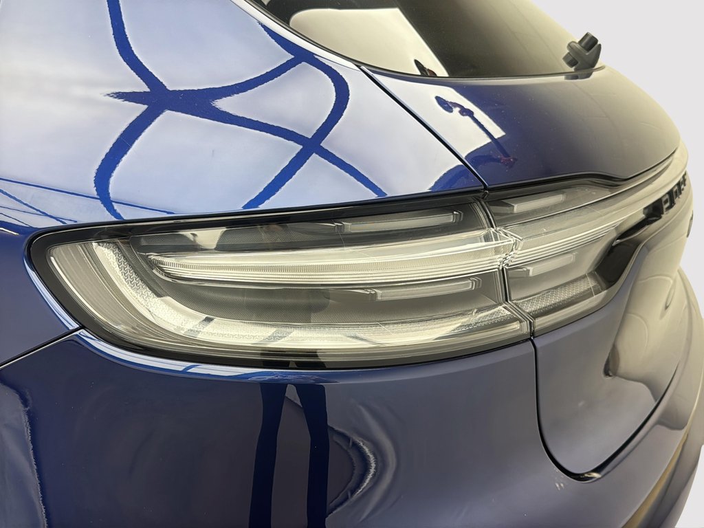 Porsche Macan Premium Package Plus 2024 à Laval, Québec - 10 - w1024h768px