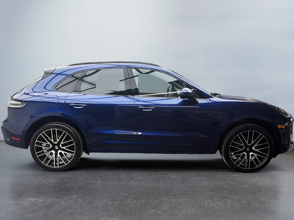 Porsche Macan Premium Package Plus 2024 à Laval, Québec - 5 - w1024h768px