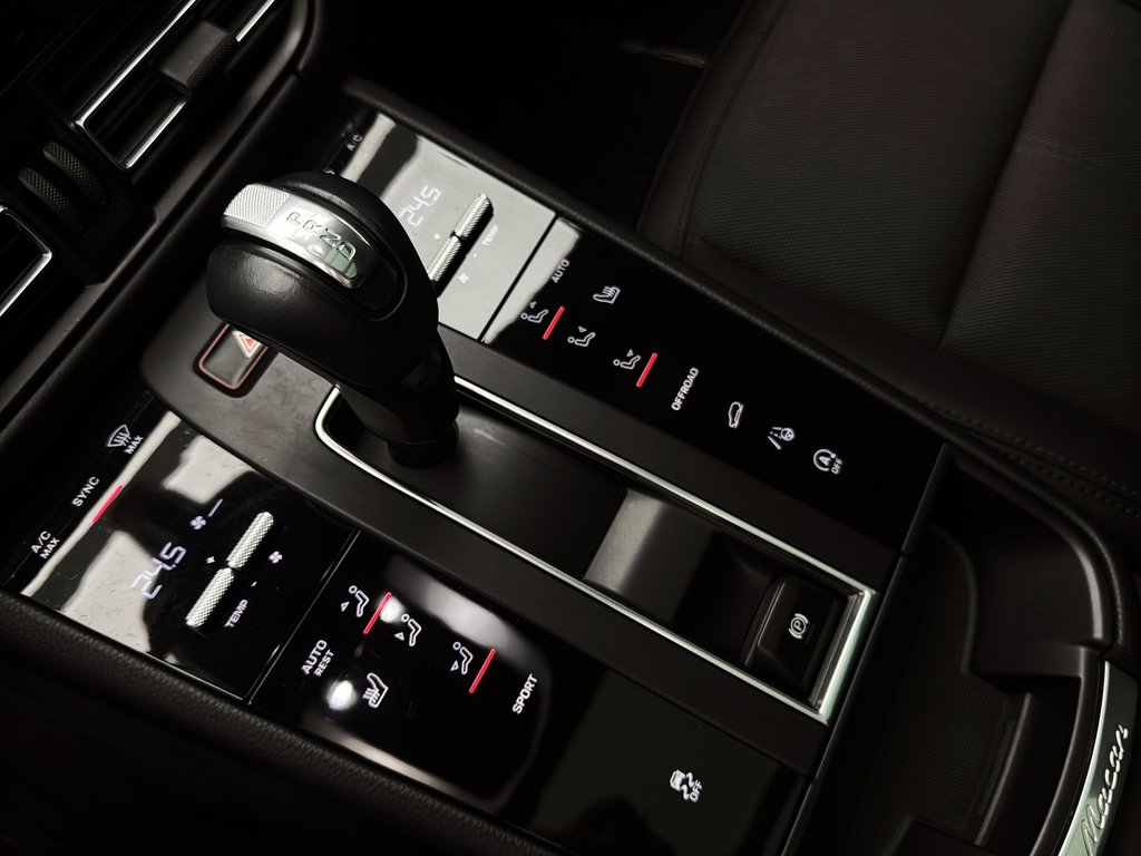 Porsche Macan 21 RS Spyder 2024 à Laval, Québec - 20 - w1024h768px