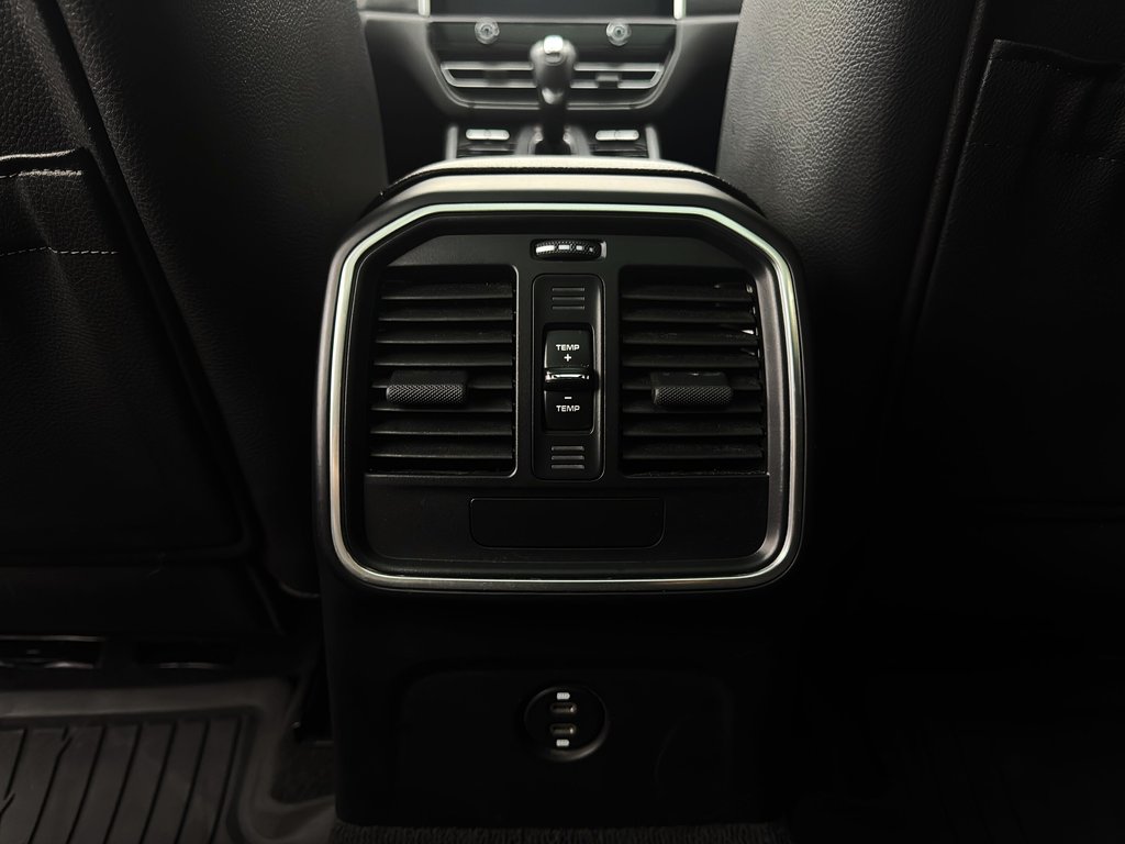 Porsche Macan 21 RS Spyder 2024 à Laval, Québec - 26 - w1024h768px