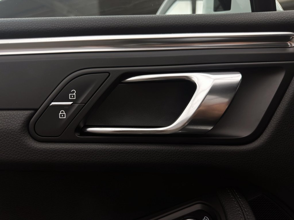 Porsche Macan 21 RS Spyder 2024 à Laval, Québec - 29 - w1024h768px