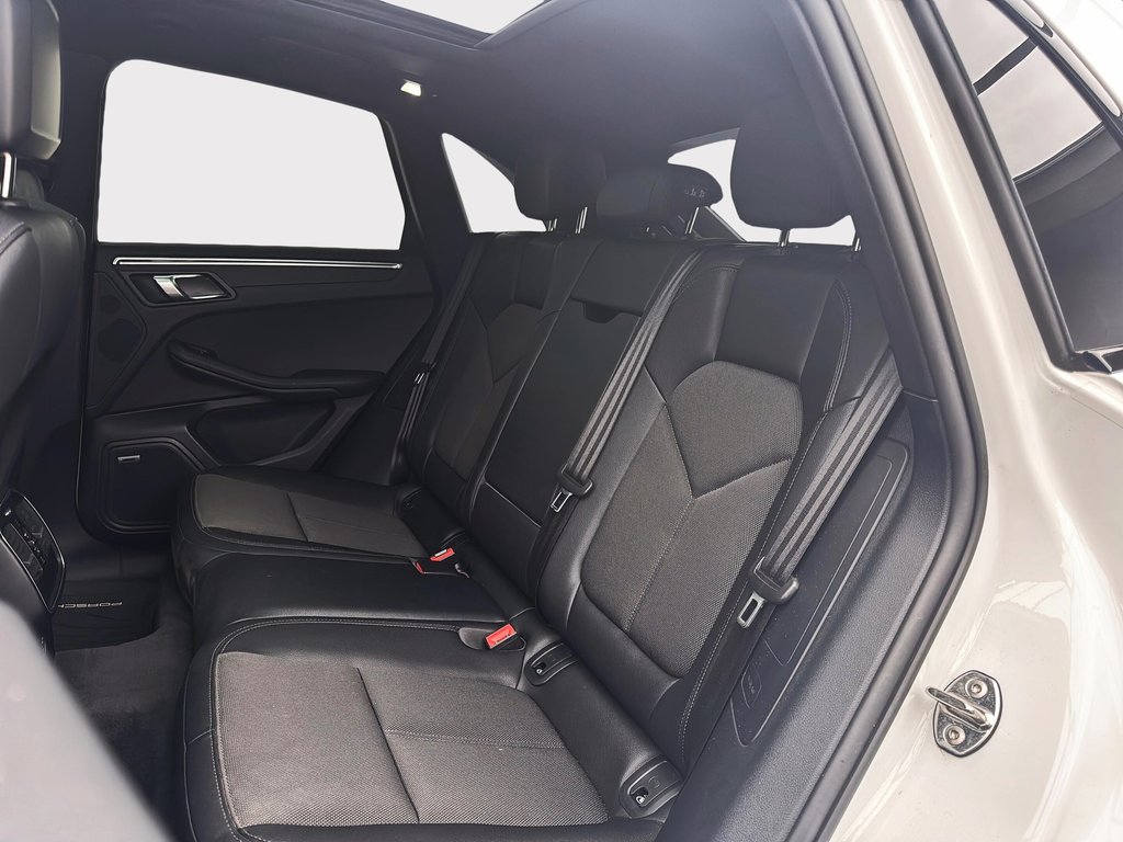 Porsche Macan 21 RS Spyder 2024 à Laval, Québec - 25 - w1024h768px