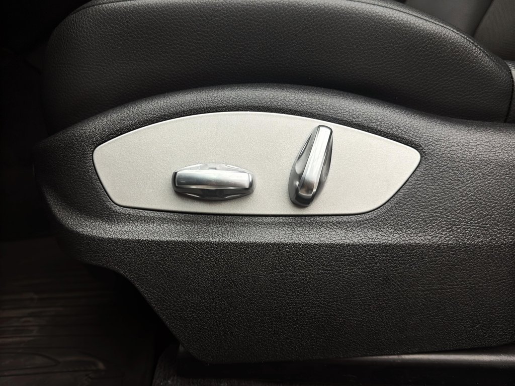 Porsche Macan 21 RS Spyder 2024 à Laval, Québec - 27 - w1024h768px