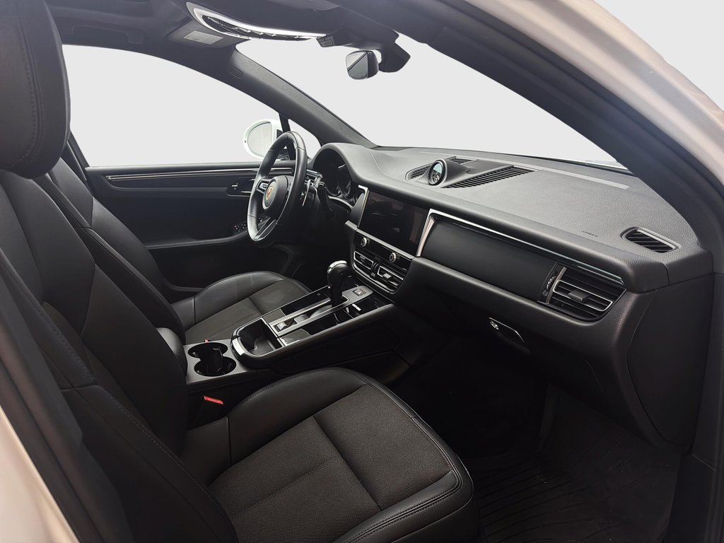 Porsche Macan 21 RS Spyder 2024 à Laval, Québec - 24 - w1024h768px