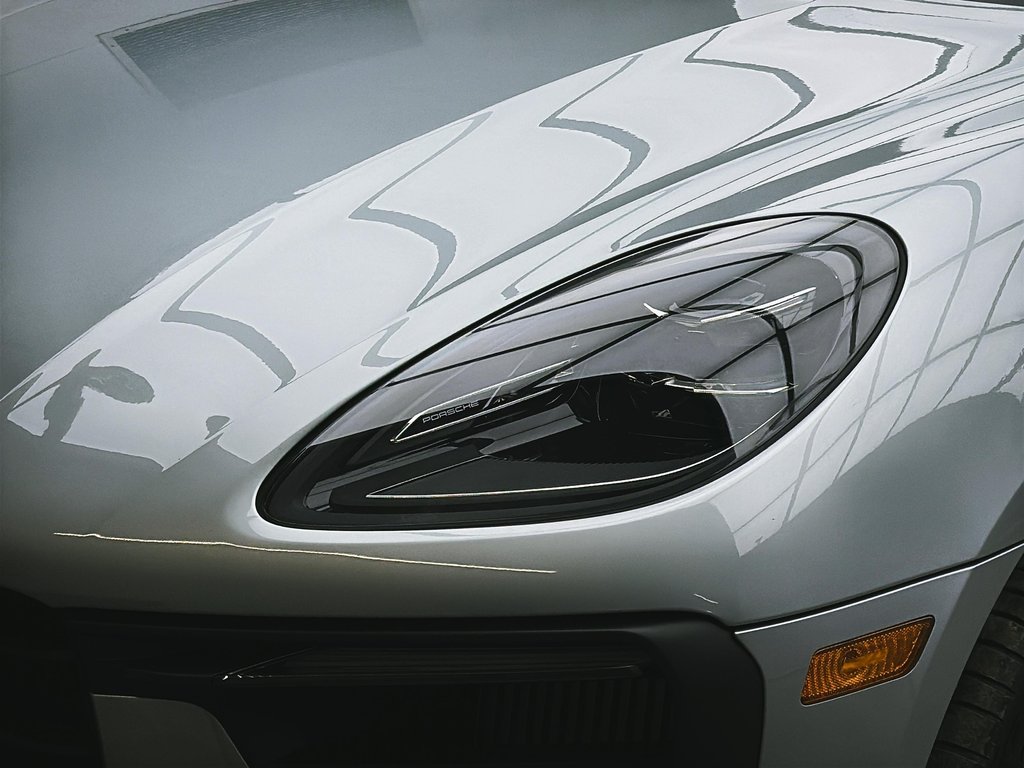 2024 Porsche Macan S V6 Premium Package Plus in Laval, Quebec - 9 - w1024h768px