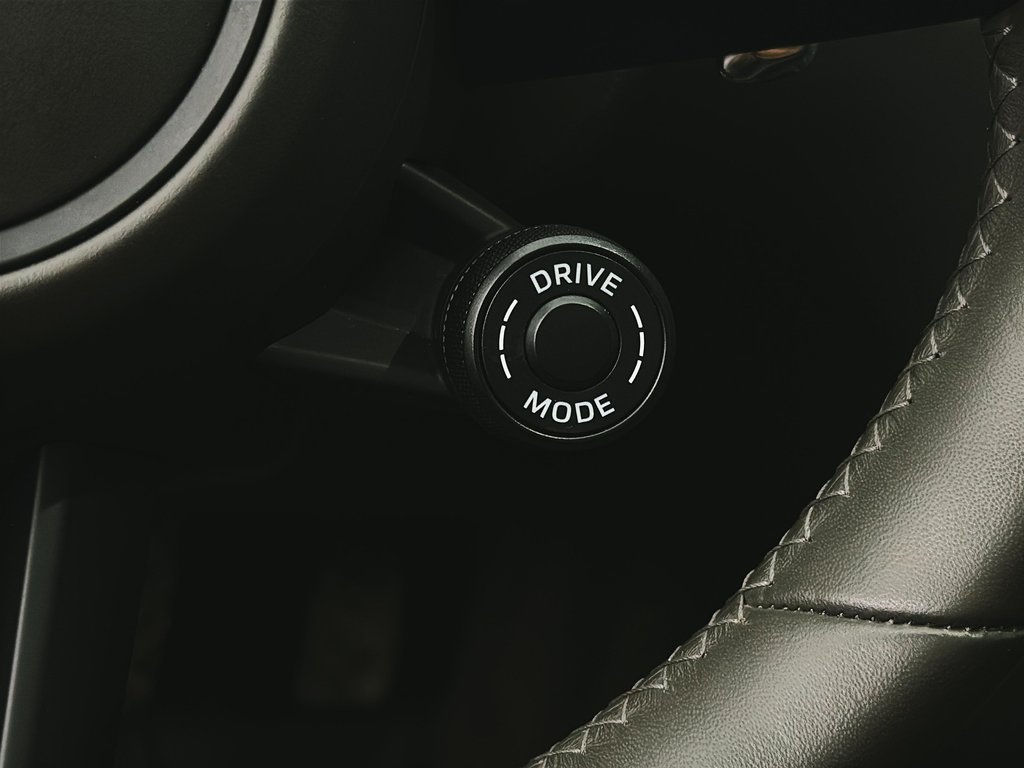 2024 Porsche Macan S V6 Premium Package Plus in Laval, Quebec - 17 - w1024h768px