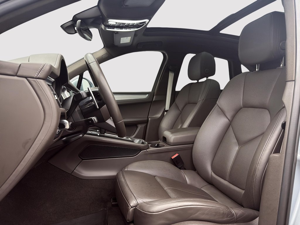 2024 Porsche Macan S V6 Premium Package Plus in Laval, Quebec - 14 - w1024h768px