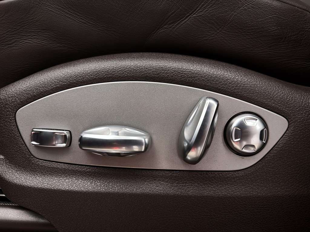 2024 Porsche Macan S V6 Premium Package Plus in Laval, Quebec - 26 - w1024h768px
