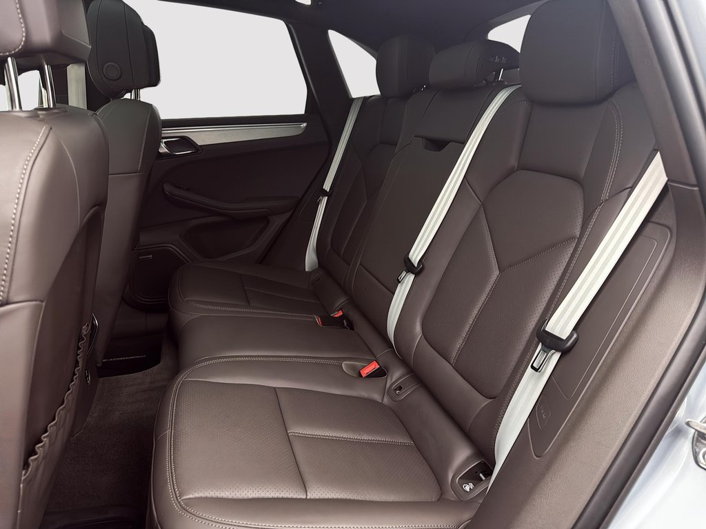 2024 Porsche Macan S V6 Premium Package Plus in Laval, Quebec - 24 - w1024h768px