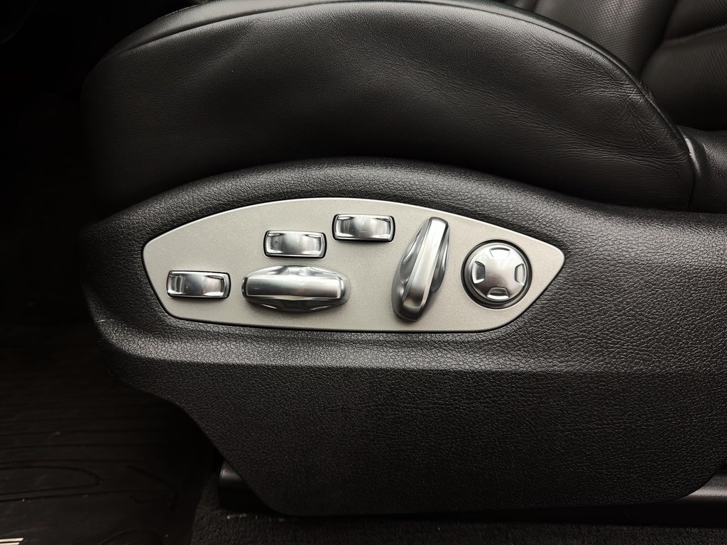 2024 Porsche Macan Premium Package Plus in Laval, Quebec - 24 - w1024h768px